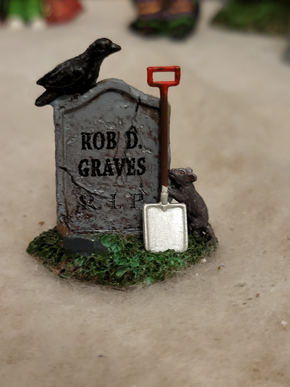 Lemax Spooky Town Halloween Figurine - "Rob D. Graves" Tombstone Mini